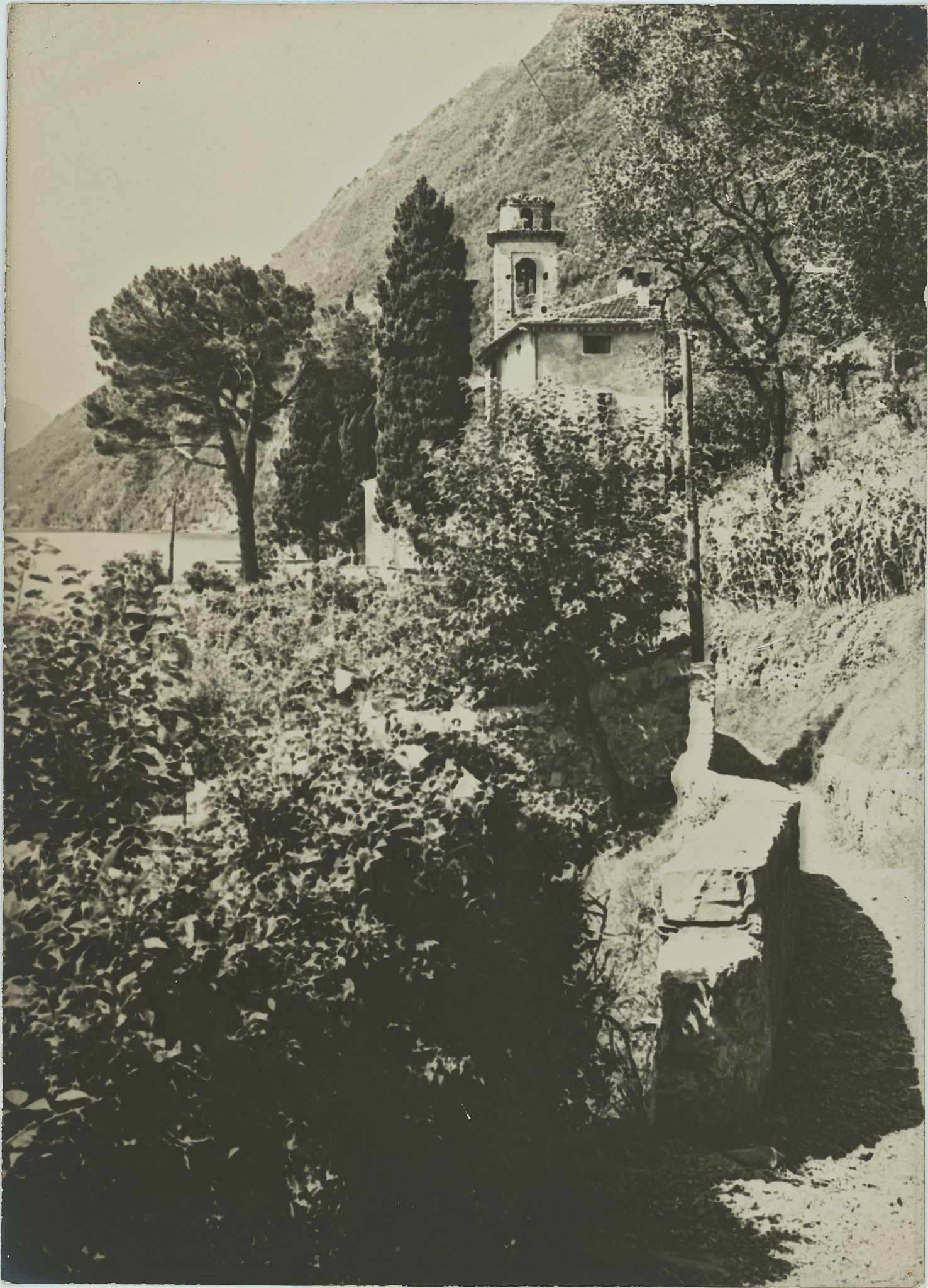 Lago di Lugano, Kirche von Oria.jpg