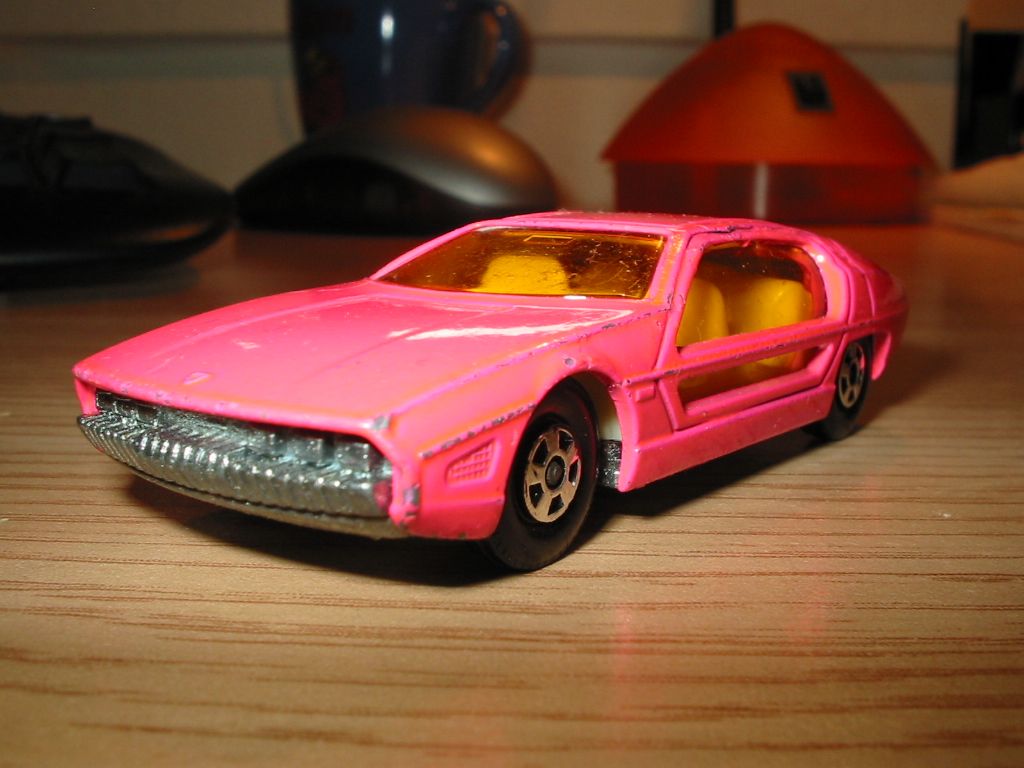 Lamborghini Marzal - Matchbox.JPG