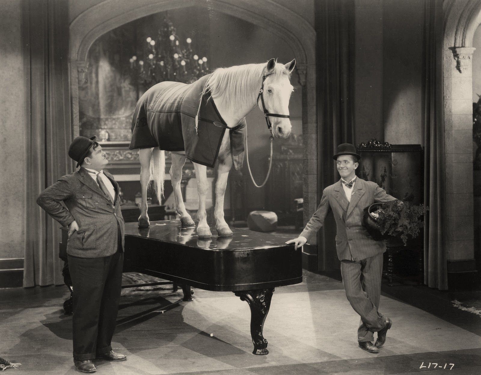 laurel and hardy wrong again 1929.jpg