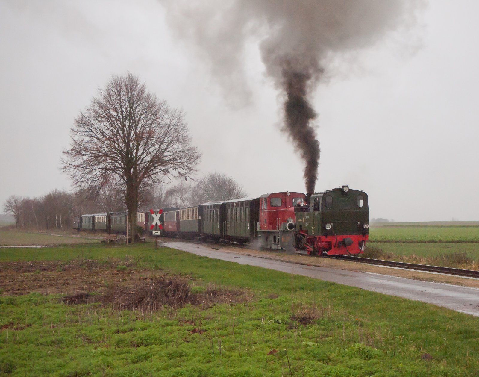 Loks Schwarzach und GKB V 11 am HP Gelindchen, vierter Advent 2019, Bild 2 - Kopie.jpg