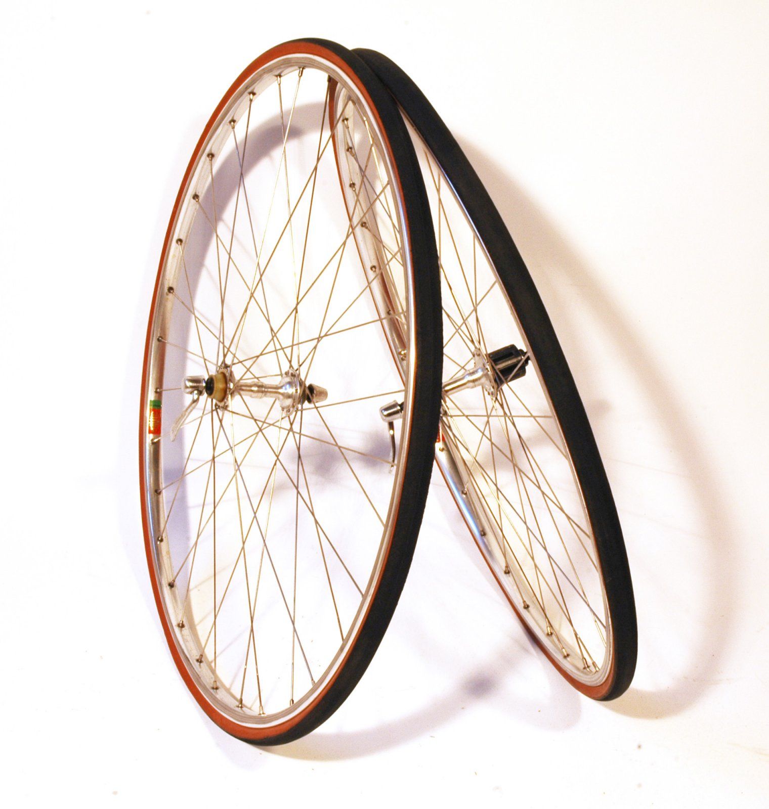 LRS clincher 600AX_02x.jpg