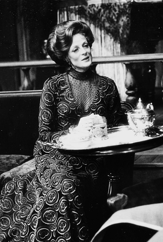 Maggie Smith 1976.png