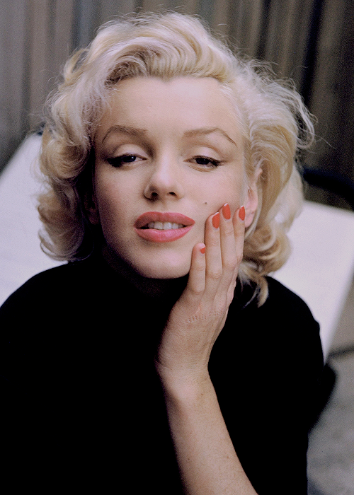 Marilyn Monroe - Alfred Eisenstaedt (1953).png