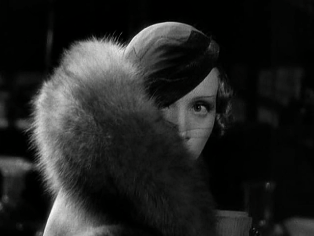 Marlene Dietrich - Blonde Venus (1932).png