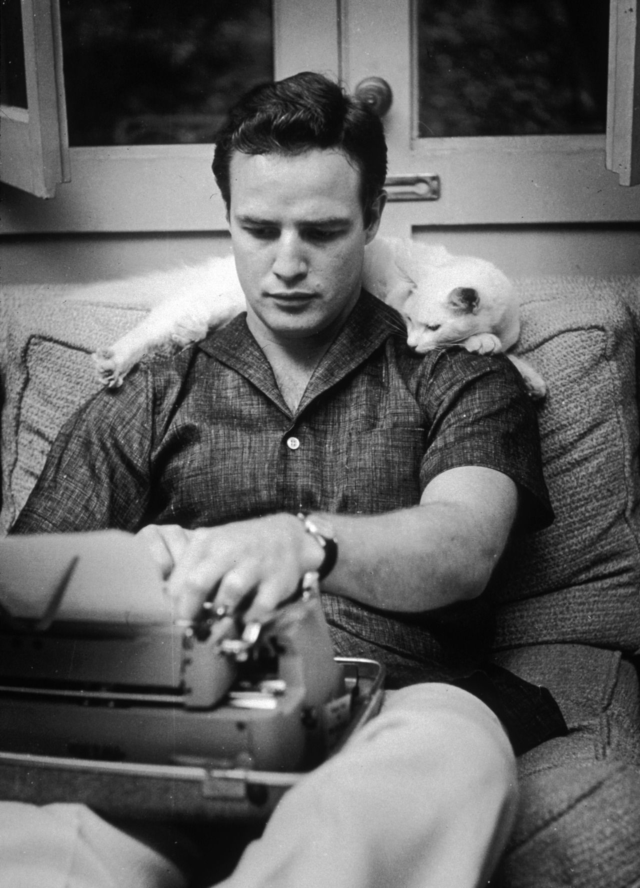 Marlon Brando & Friend (1955).jpg