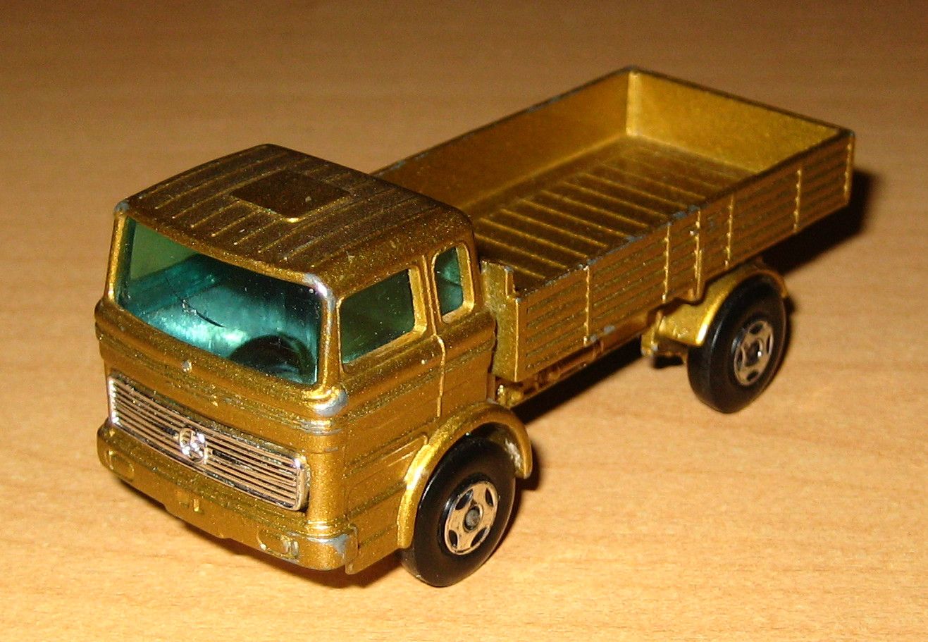 Mercedes Truck (1) - Matchbox.jpg