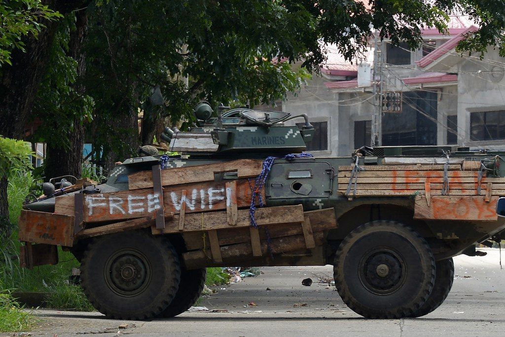 Mobile hotspot Wi Fi, the Philippine army, fighting in Marawi, 2017..jpg