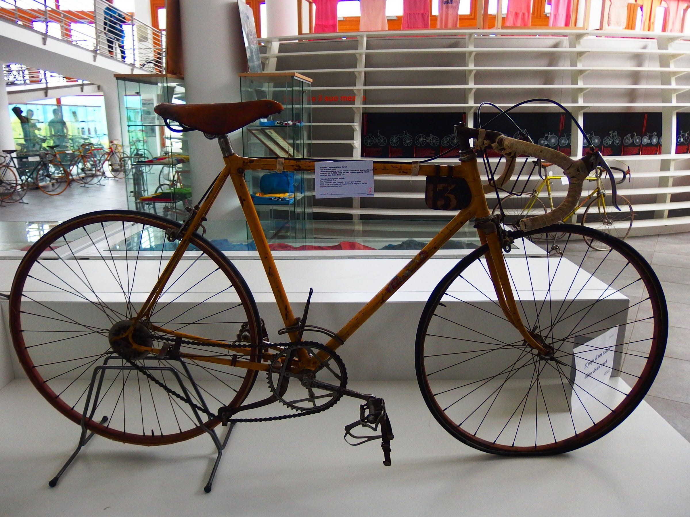 Museo_del_Ciclismo_Madonna_del_Ghisallo_17.JPG