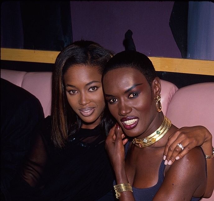 Naomi Campbell & Grace Jones 1990 (2).jpg