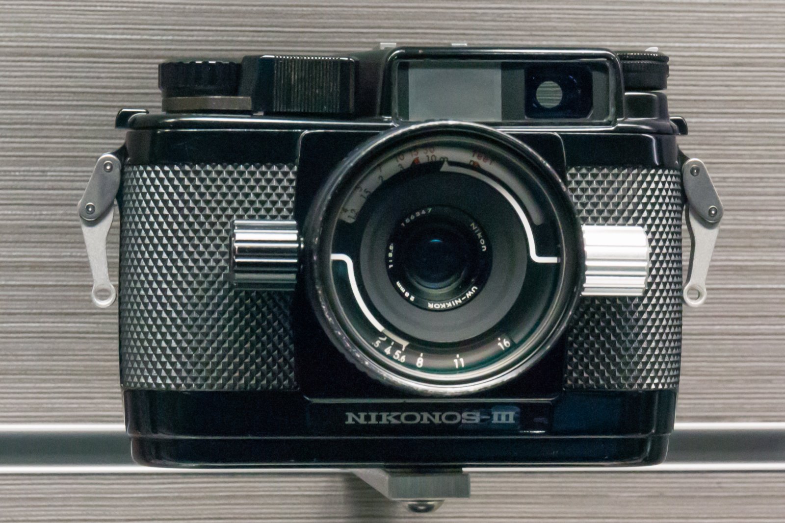 Nikonos_III_front_2015_Nikon_Museum.jpg