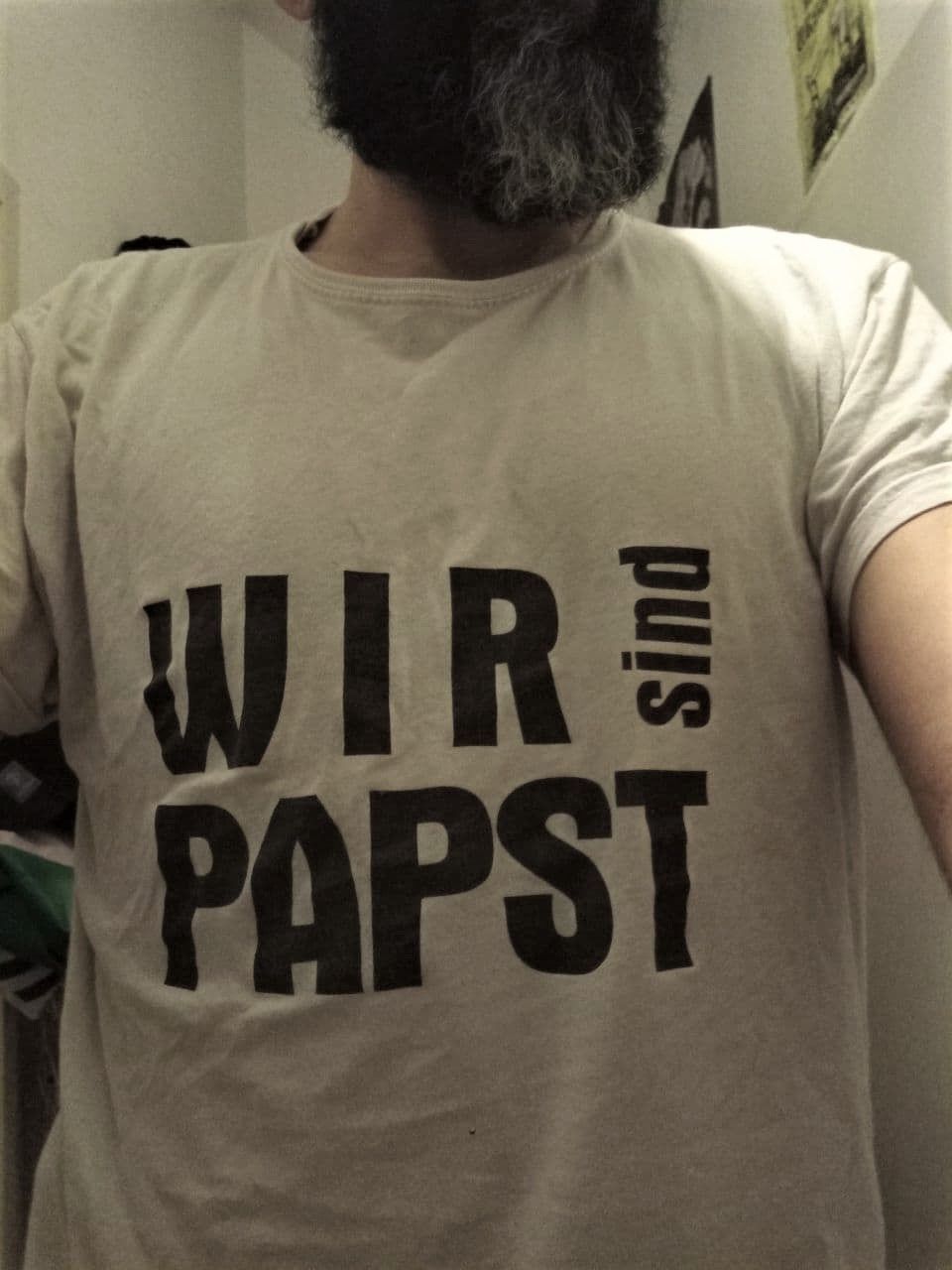 papst shirt.jpg