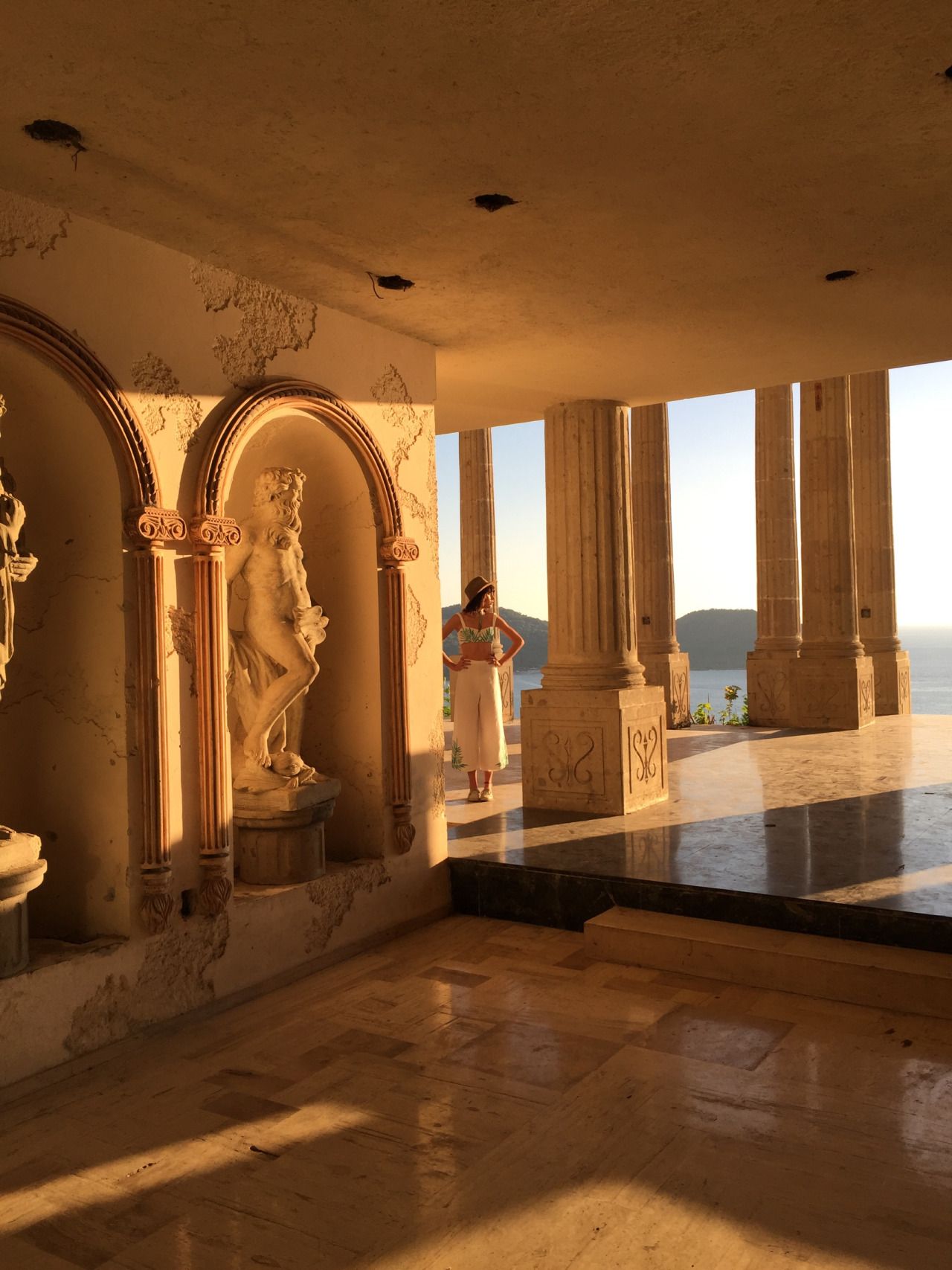 Parthenon in Zihuatanejo.jpg