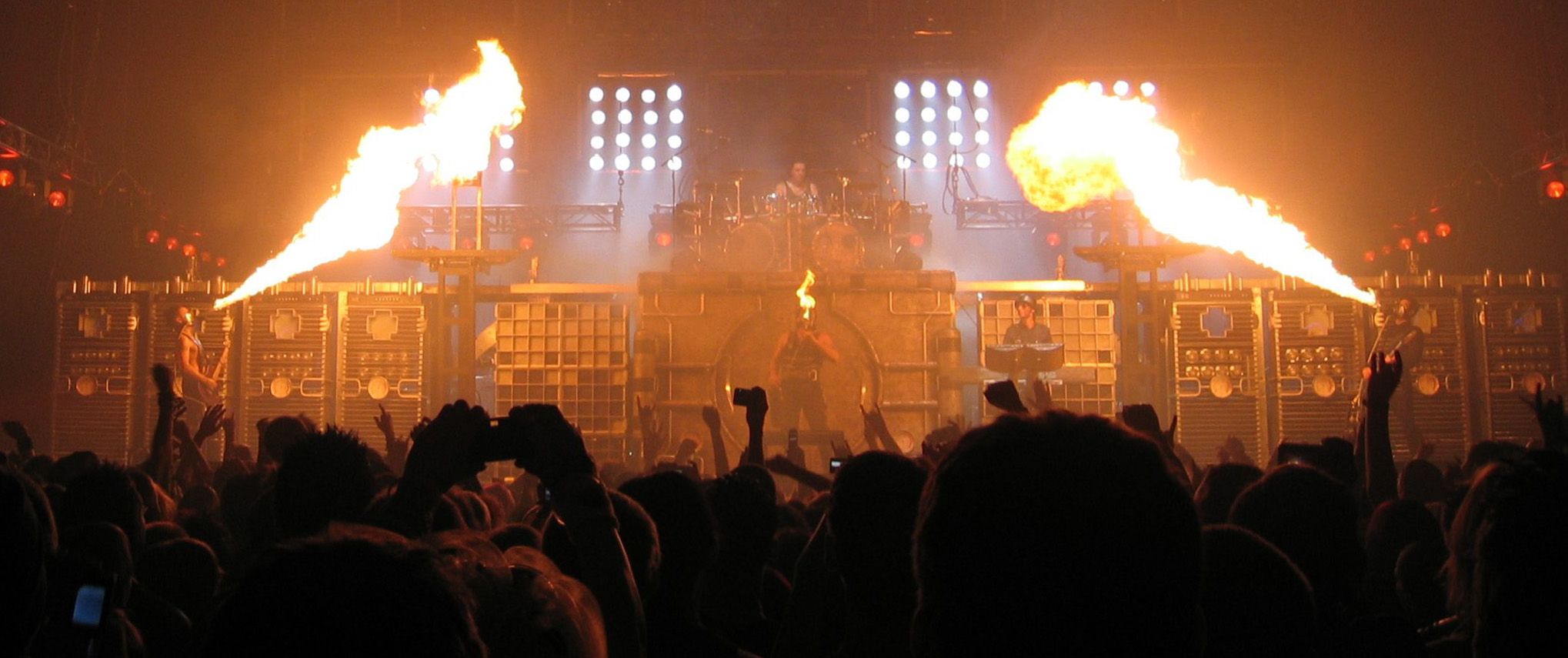 Rammstein_Feuer_Frei,_cropped.jpg