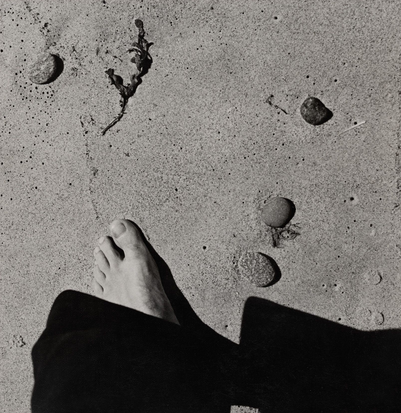 Raoul Hausmann - Untitled (Foot in the sand) c. 1931.jpg