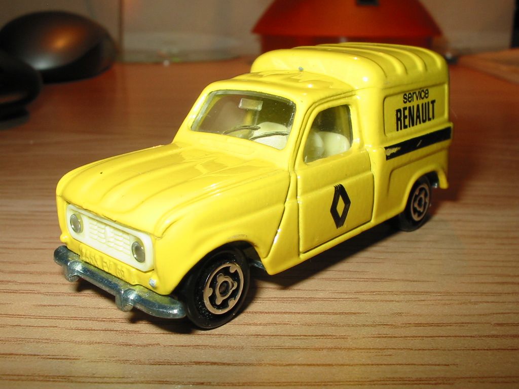 Renault 4 L - Majorette.JPG