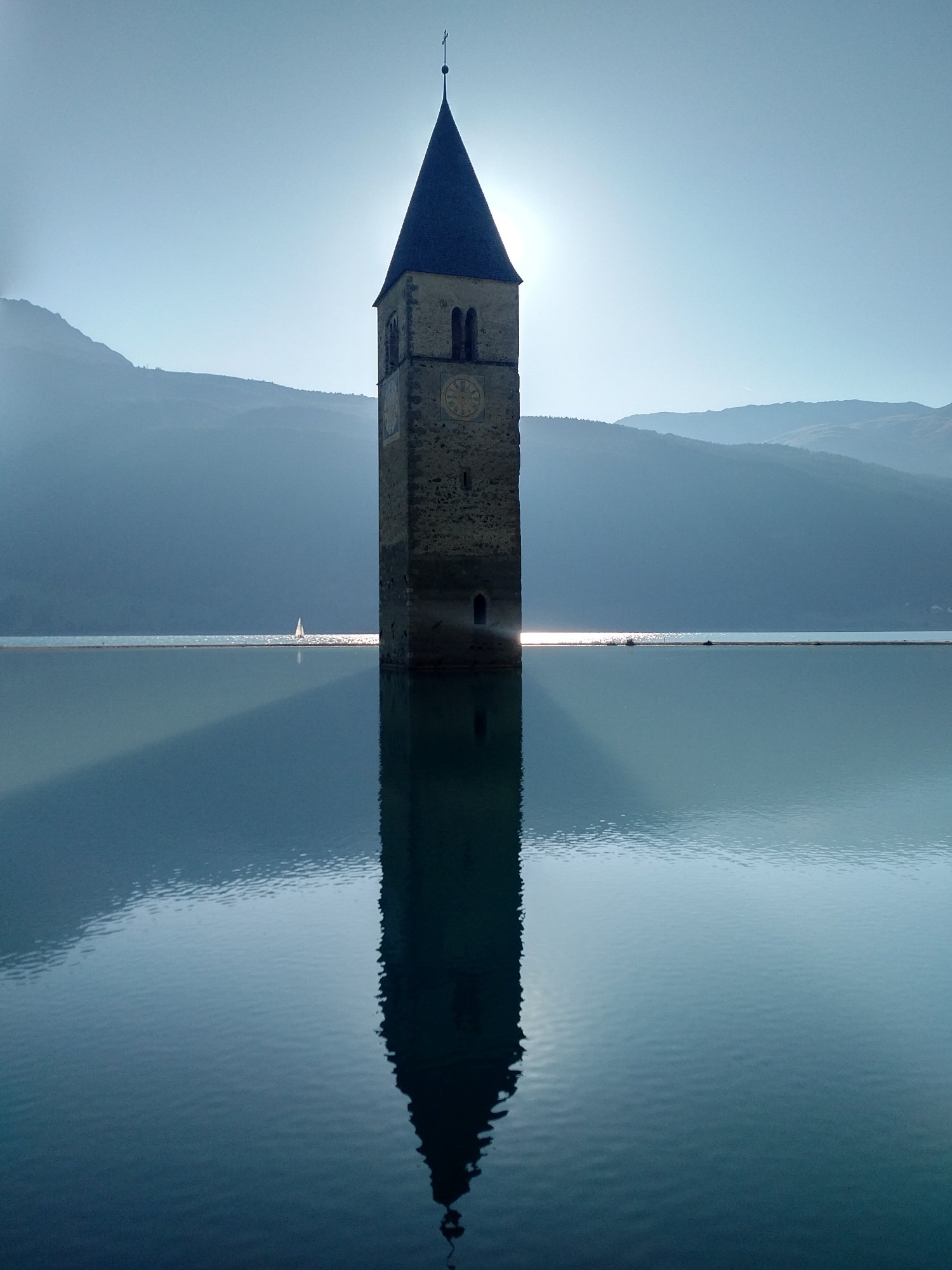 Reschensee - Graun - Kirche.jpg