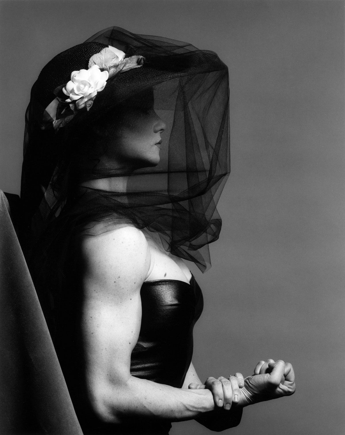 Robert Mapplethorpe - Lisa Lyon (1982) Gelatin silver print.jpg