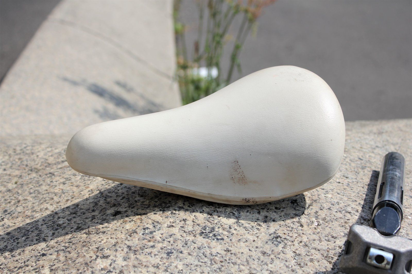 selle san marco women saddle white III.jpg