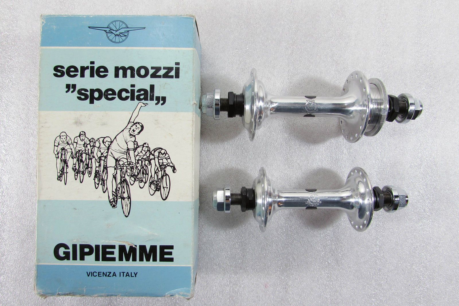 Serie mozzi 'special' pista gipiemme NIB (1).JPG