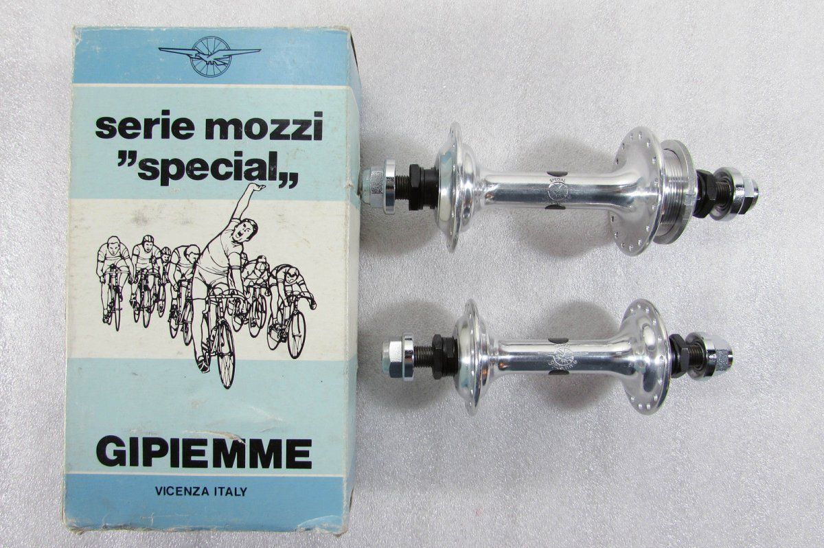 Serie mozzi 'special' pista gipiemme NIB (2).JPG