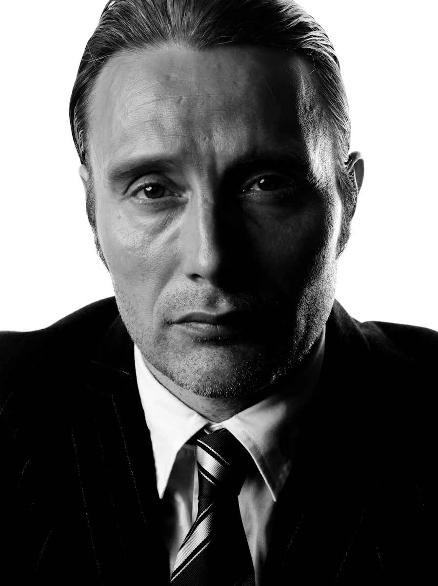 Super-Mads-Mikkelsen.jpeg