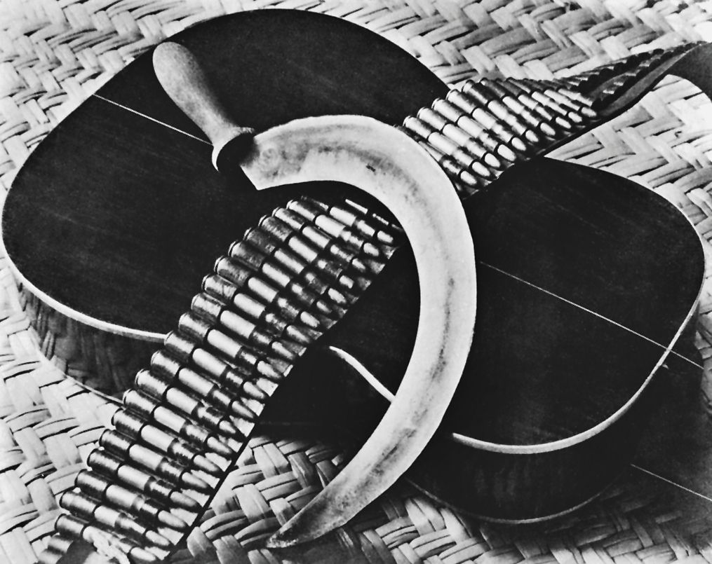 Tina Modotti - Guitare, cartouchière et faucille (Guitar, cartridge belt and sickle).jpg