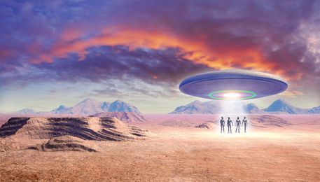 ufo-and-aliens-in-the-desert.jpg