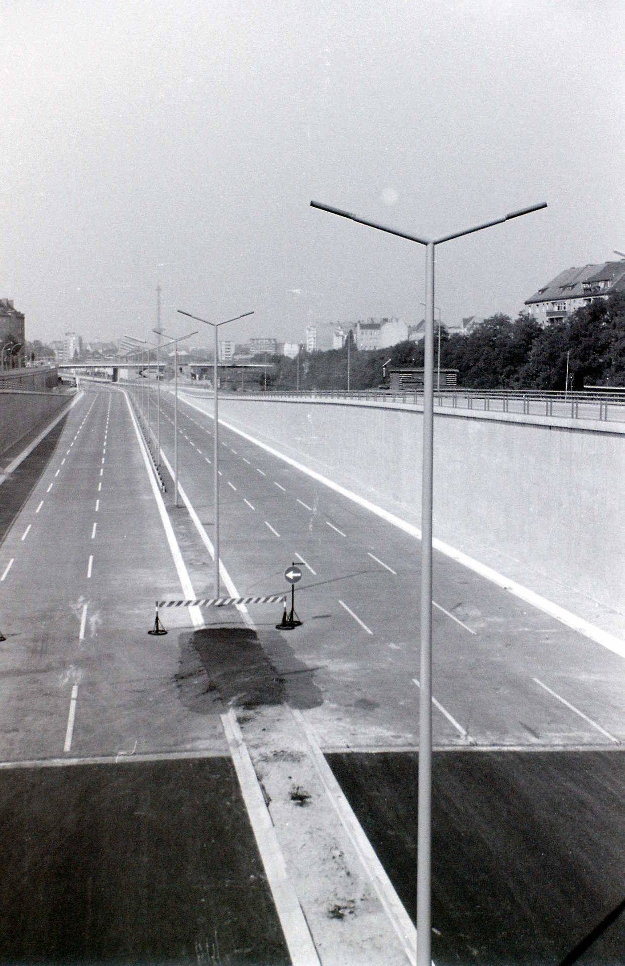 Unopened autobahn, West Berlin, 1959.jpg