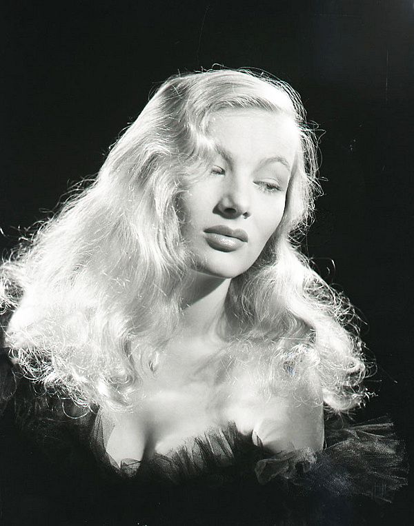 Veronica Lake 1942.jpg