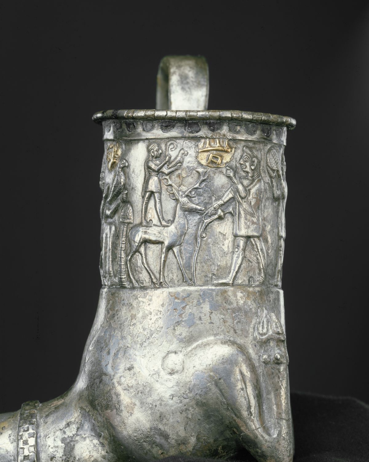 Vessel terminating in the forepart of a stag 13th-14th bc (1).jpg