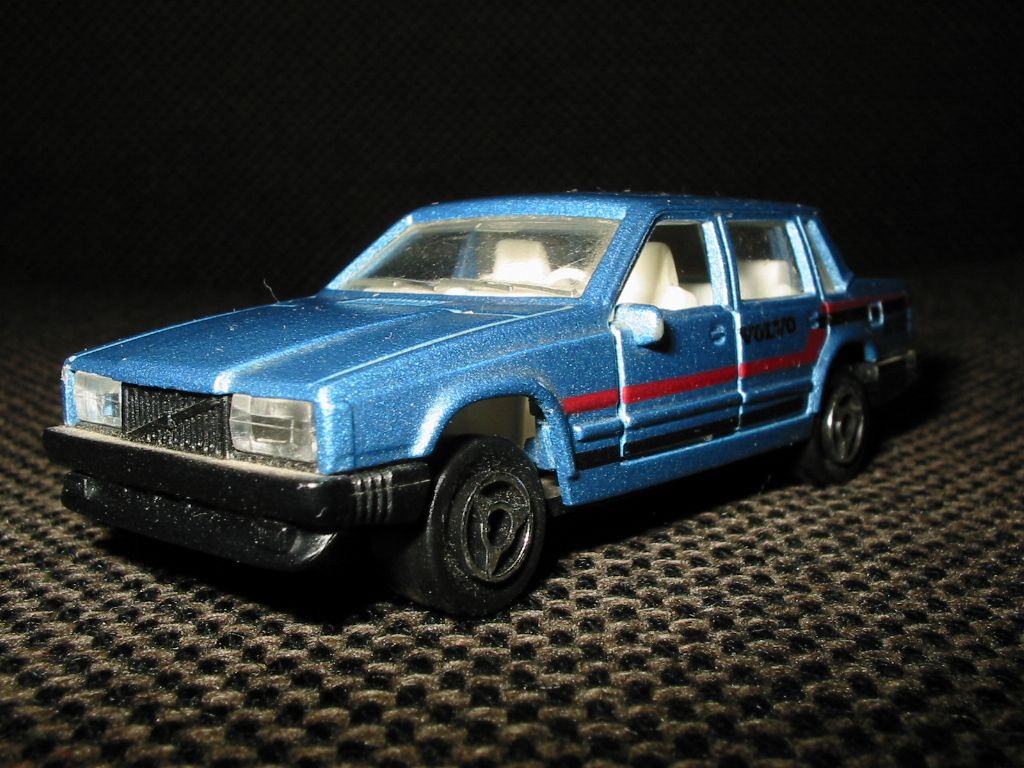 Volvo 760 GLE - Majorette.JPG