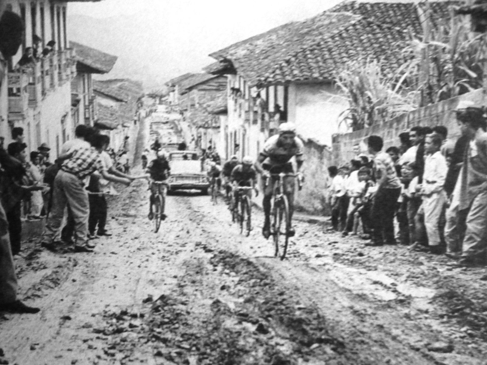 vuelta colombia 60er perreira a cali.jpg