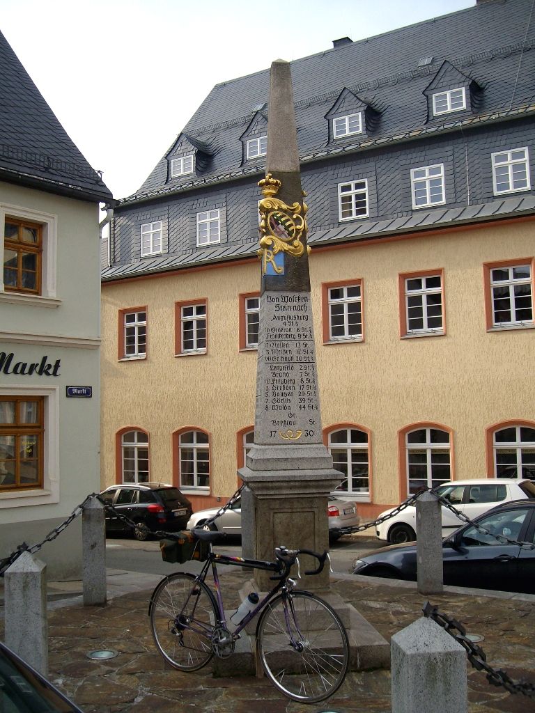 Wolkenstein Postsäule.jpg