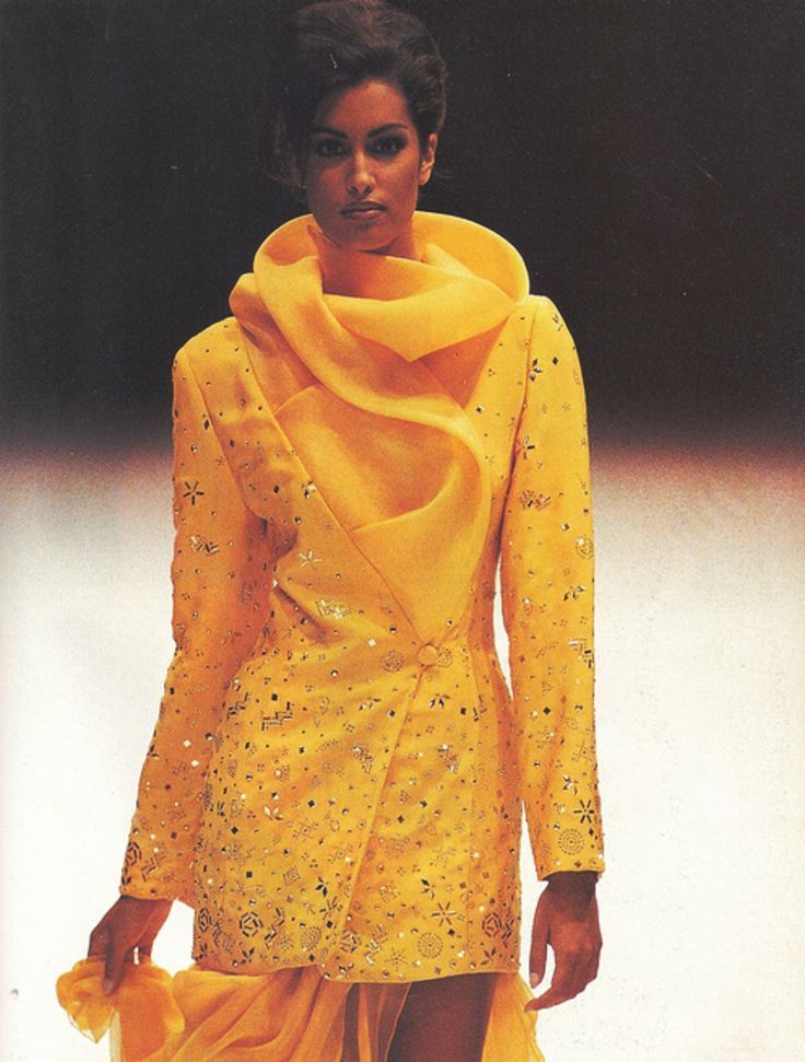 Yasmeen Ghauri, Gianfranco Ferre, 1992.jpg