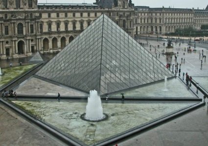 louvre.jpg