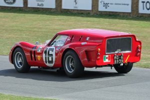 800px-1961_Ferrari_250GT_SWB_Breadvan.jpg