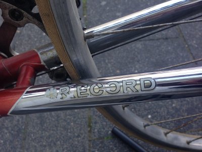 Primavera left chain stay with Record decal.JPG