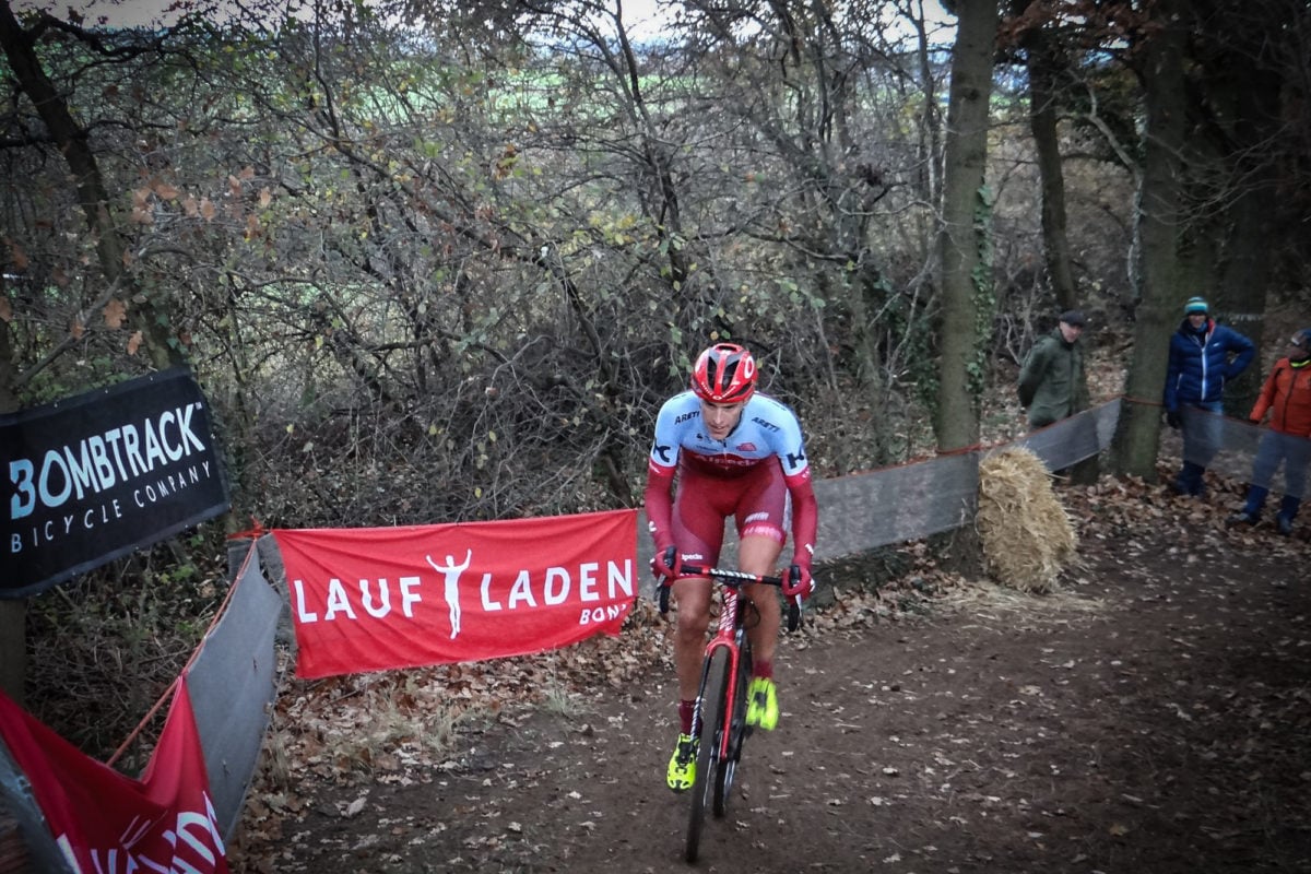 Muddy Monday: Van der Poel spielt im Sand – Politt im Matsch von Euskirchen