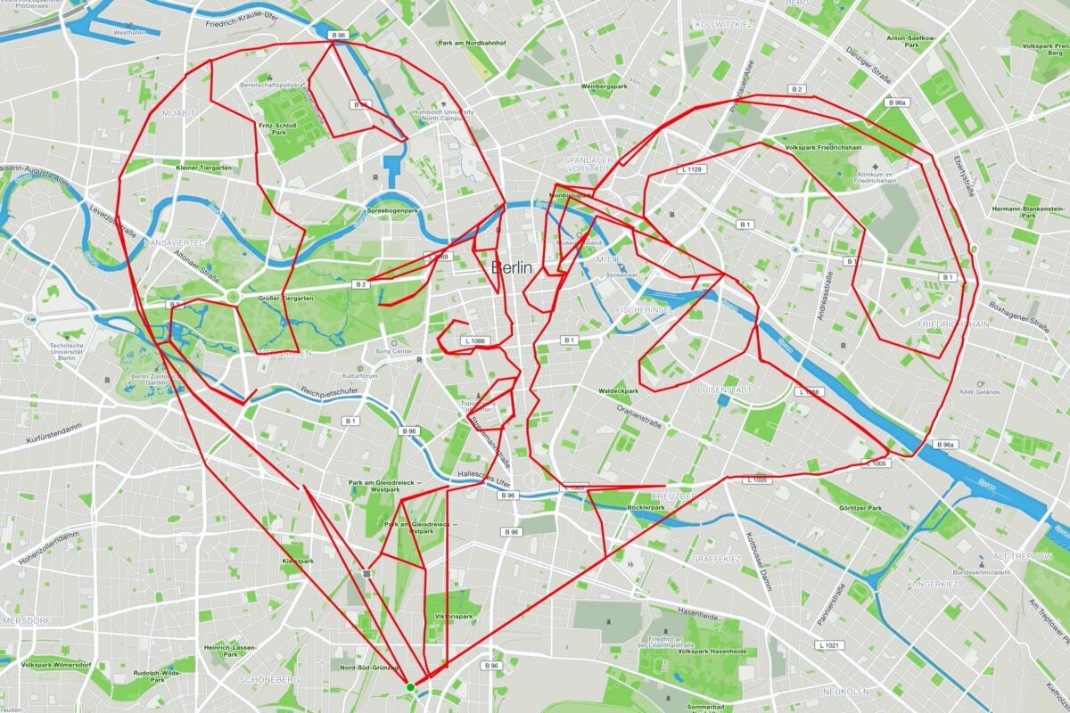 Strava Art zum Tag der Deutschen Einheit: Bruderkuss über Berlin