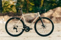 Sour Space Cake Allroad Bike: Straße, Schotter und intergalaktische Abenteuer