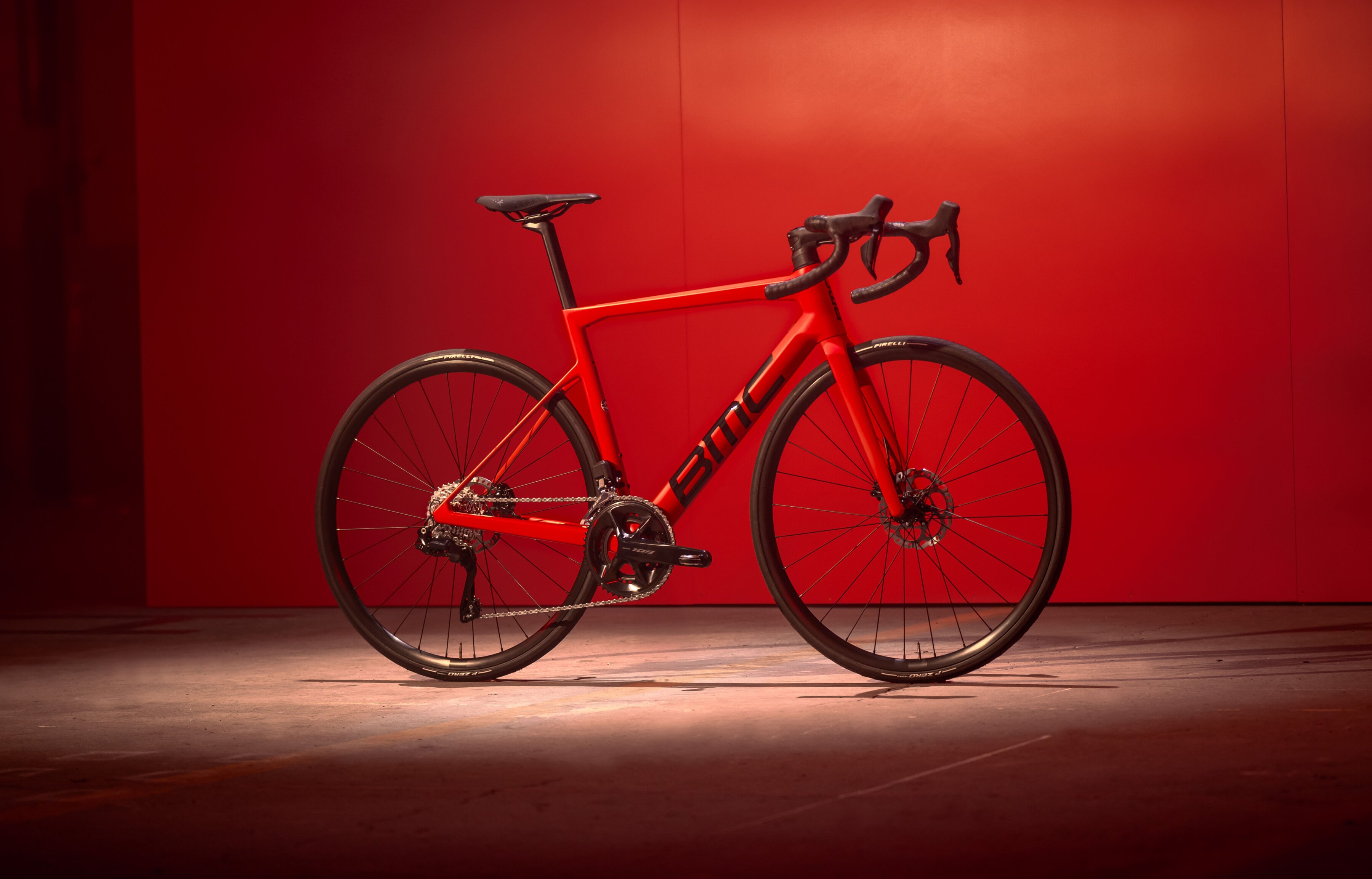 Neue-BMC-Teammachine-SLR-2025-Fast-vollintegrierter-Klassiker